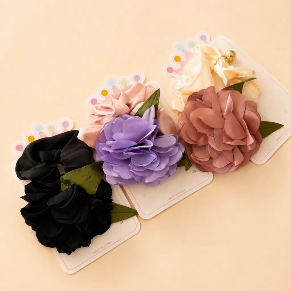 Moño scrunchie flor