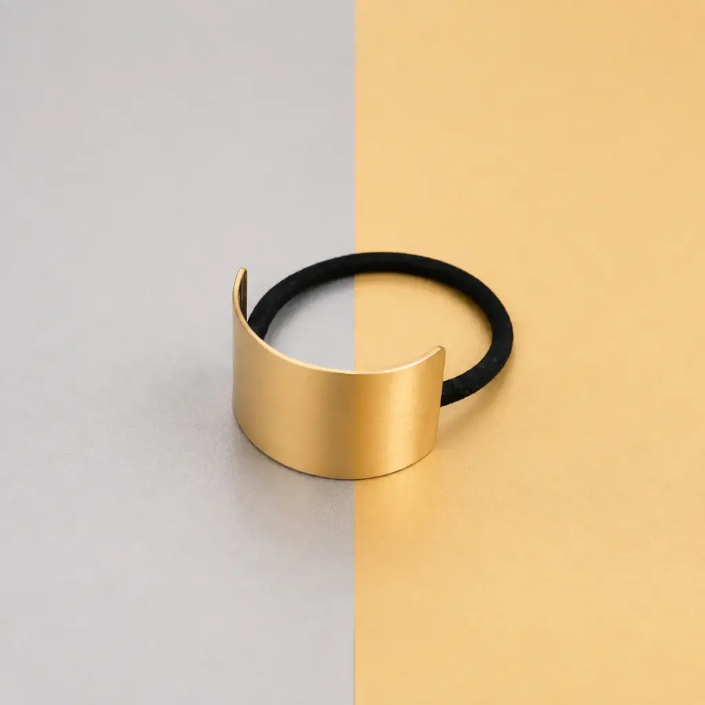 Colet Metálico Curvo Minimalista