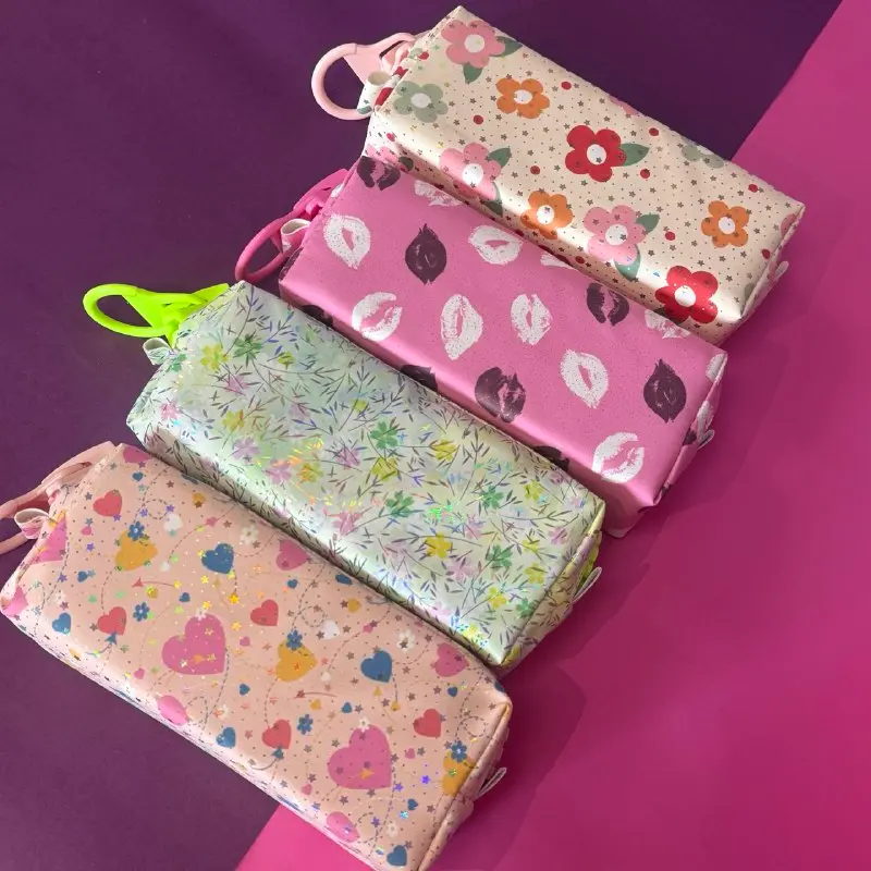 Estuche de Lápices Flores Colorido y Práctico