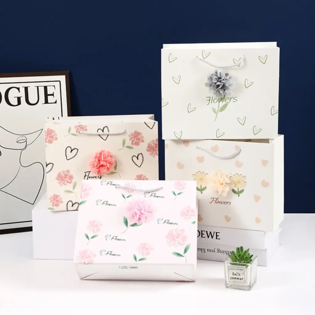 Bolsas de Regalo Pequeñas Flores y Corazones