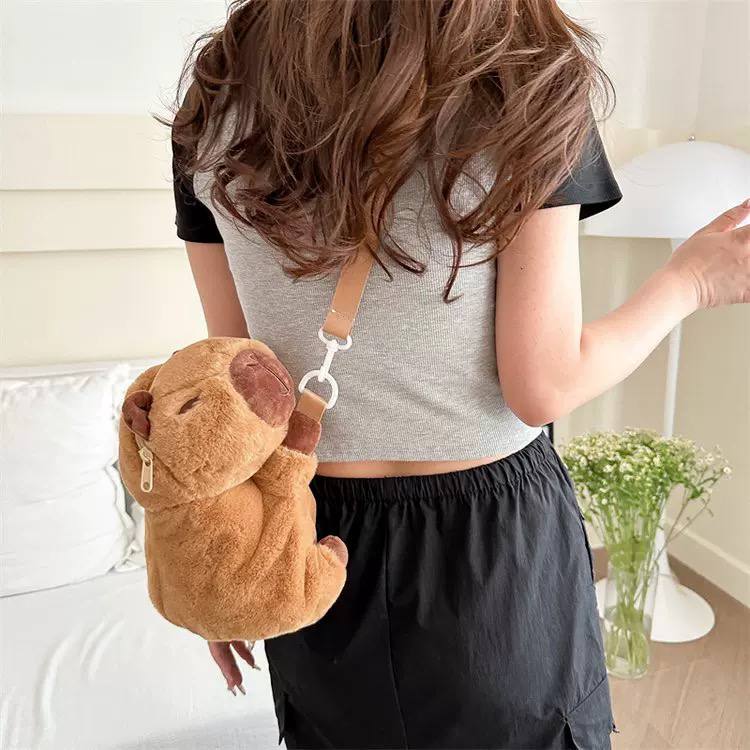 Bolsa Cuerpo Capybara Kawaii