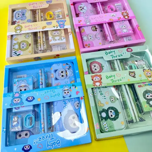 [EE25-648] Set de Papelería en Caja Baby Three 6PCS 