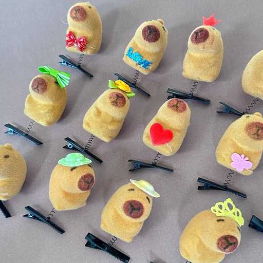 [CAR24-2570] Pinches de Capybara con Accesorio